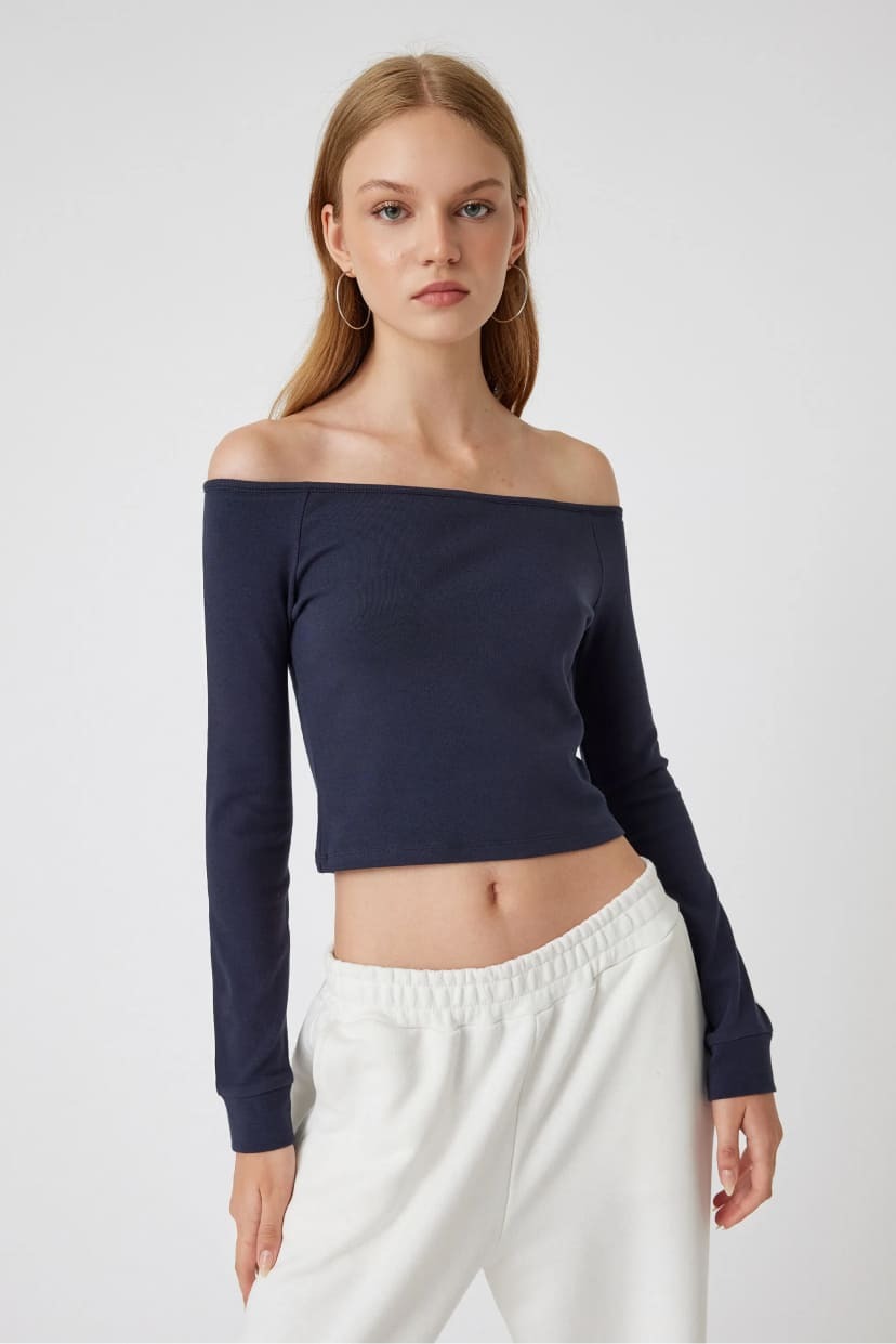 Crop College  T-Shirt